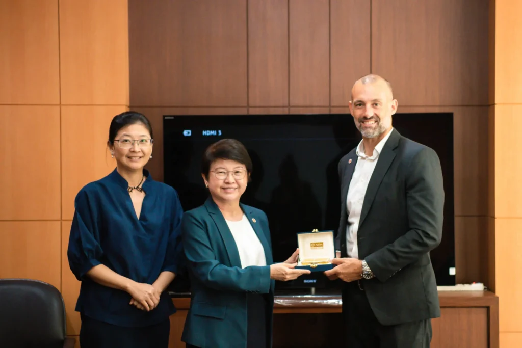 Institute of International Education (IIE) เยือนสถาบันบัณฑิตพัฒนบริหารศาสตร์