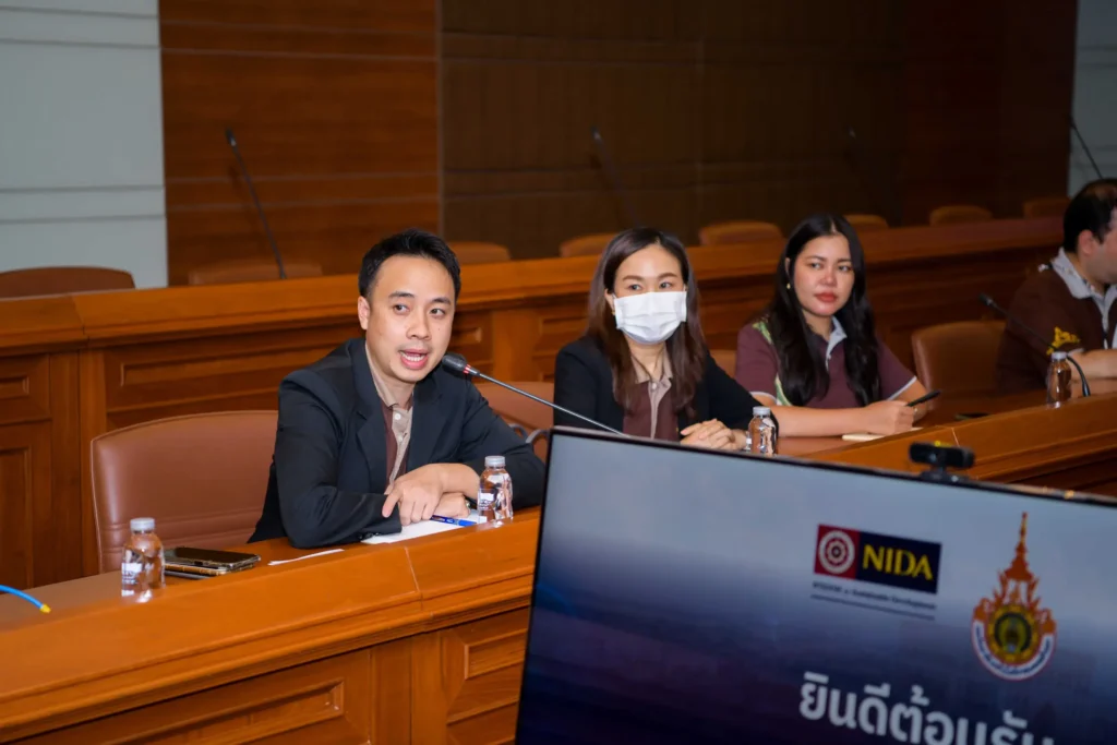 นิด้า ต้อนรับคณะศึกษาดูงานจากมหาวิทยาลัยเทคโนโลยีราชมงคลล้านนา