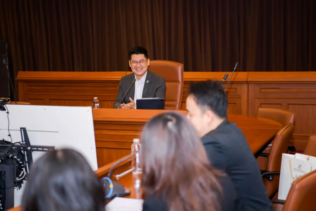 นิด้า ต้อนรับคณะศึกษาดูงานจากมหาวิทยาลัยเทคโนโลยีราชมงคลล้านนา