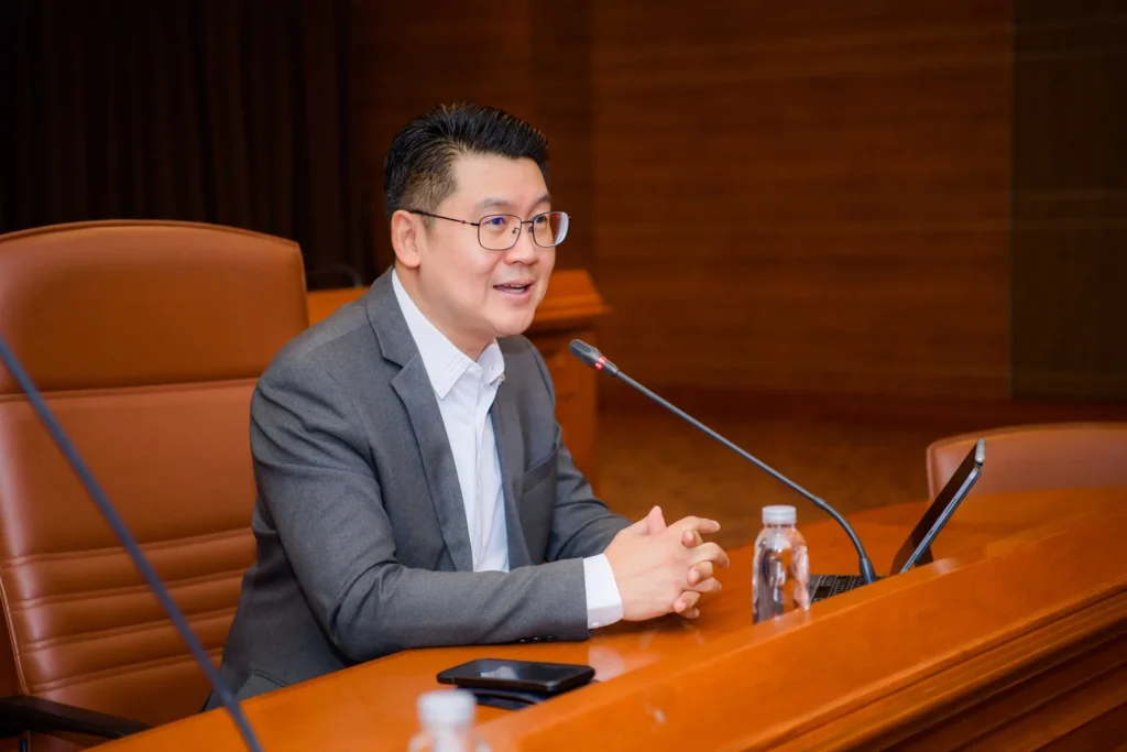 นิด้า ต้อนรับคณะศึกษาดูงานจากมหาวิทยาลัยเทคโนโลยีราชมงคลล้านนา