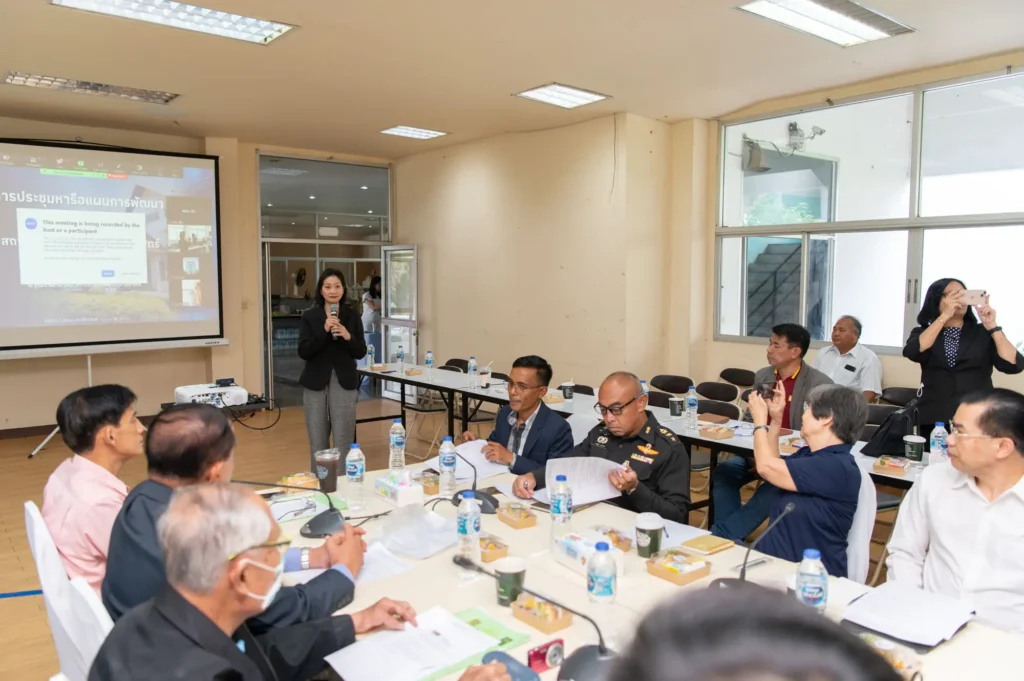 ‘นิด้า’ รุกพัฒนา ‘ศูนย์สีคิ้ว’ มุ่งวางรากฐาน โมเดลความยั่งยืน หน่วยงานภาครัฐ เอกชน ชุมชน ภาคประชาสังคมสีคิ้วเห็นคุณค่าหนุน‘นิด้า’ เป็นสถาบันแห่งความภาคภูมิใจร่วมพัฒนาท้องถิ่น