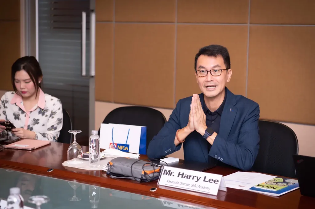 SM1 ผู้แทนจาก Singapore Management University (SMU) สาธารณรัฐสิงค์โปร์ เยือนสถาบัน