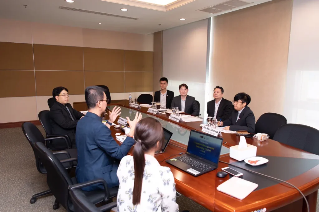 SM3 ผู้แทนจาก Singapore Management University (SMU) สาธารณรัฐสิงค์โปร์ เยือนสถาบัน