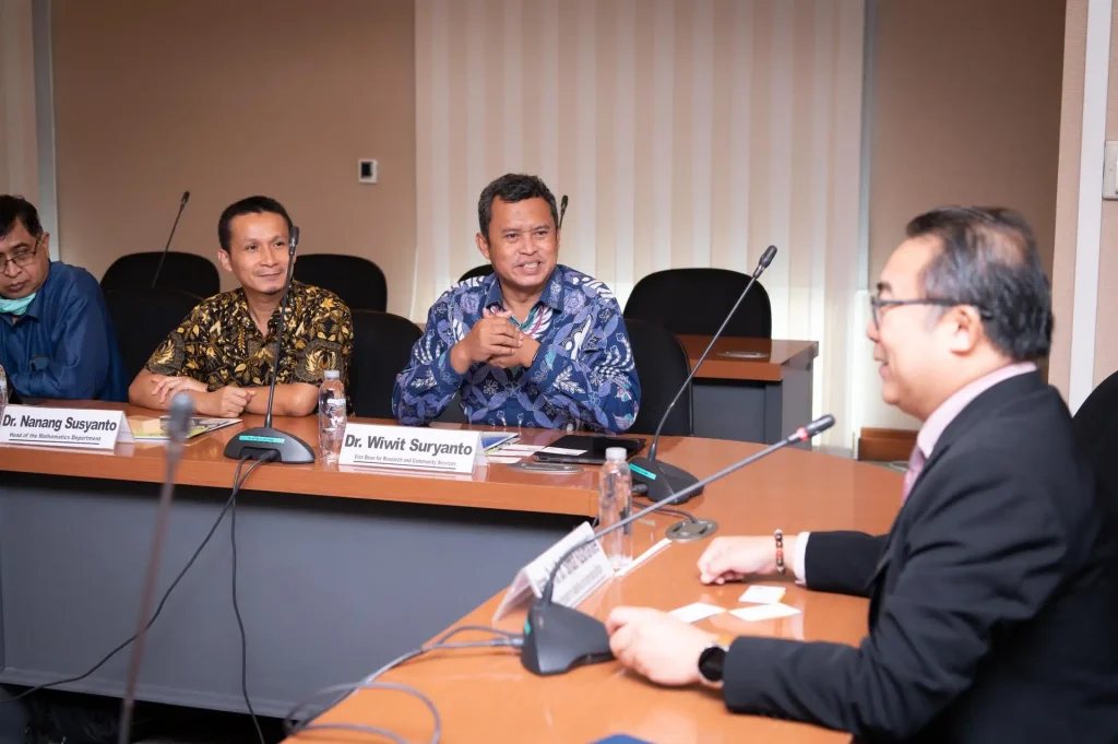 Universitas Gadjah Mada เยือนสถาบันบัณฑิตพัฒนบริหารศาสตร์