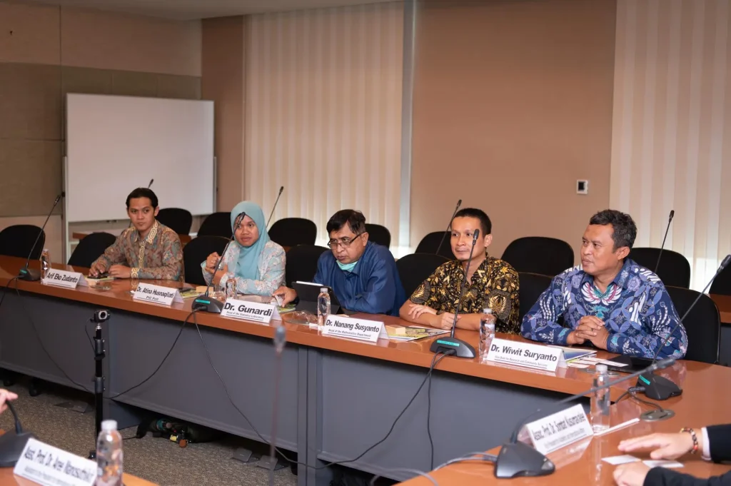 Universitas Gadjah Mada เยือนสถาบันบัณฑิตพัฒนบริหารศาสตร์