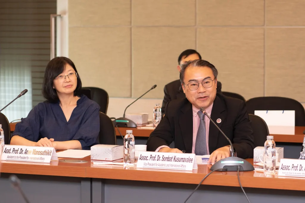 Alliance of China-Thailand Universities และ Institute for East & West International Education เยือนสถาบัน