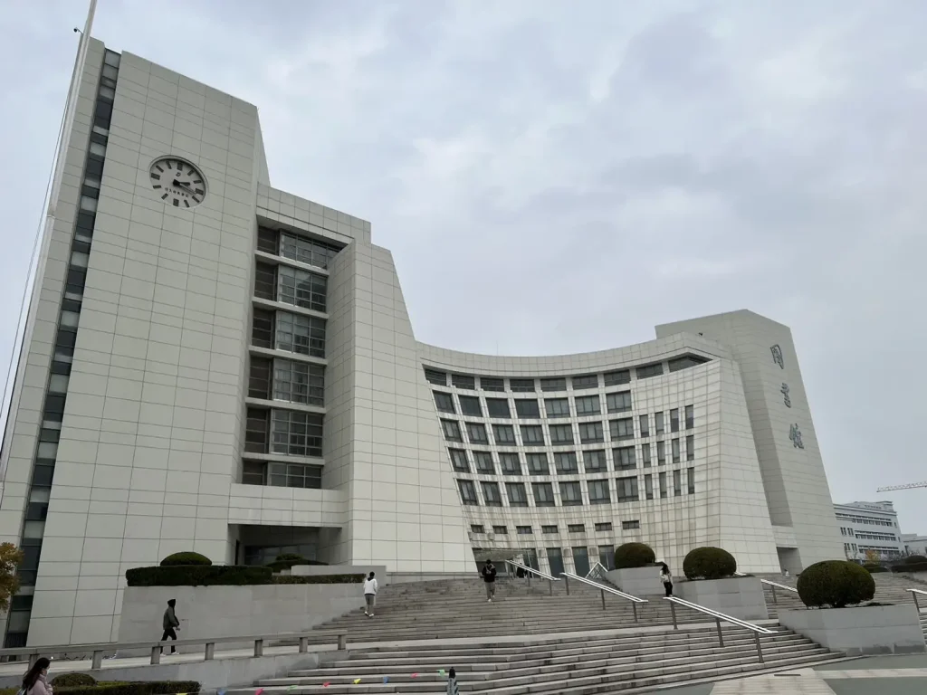 NIDA เยือน Shanghai University (SHU) นครเซี่ยงไฮ้ สาธารณรัฐประชาชนจีน