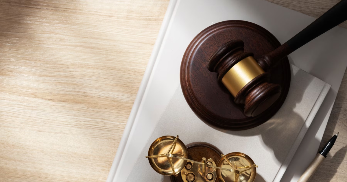 สภาพบังคับคำวินิจฉัยของศาลรัฐธรรมนูญตามพระราชบัญญัติประกอบรัฐธรรมนูญว่าด้วยวิธีพิจารณาของศาลรัฐธรรมนูญ พ.ศ. 2561 มาตรา 74 และข้อกำหนดศาลรัฐธรรมนูญ ว่าด้วยวิธีพิจารณาคดีรัฐธรรมนูญ พ.ศ. 2562 ข้อ 44 และข้อ 45