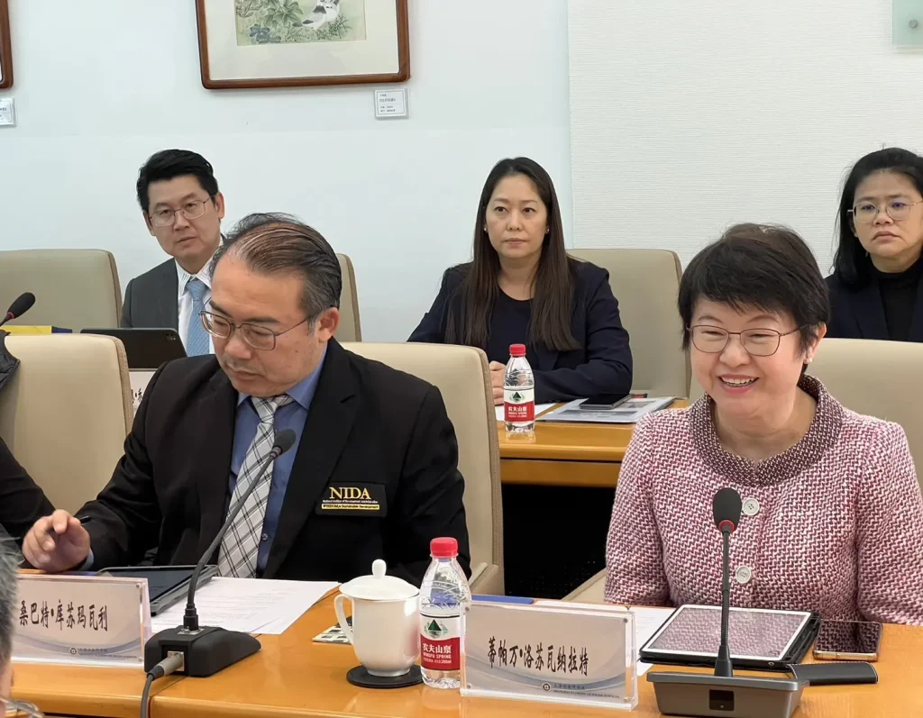 NIDA เยือน Shanghai Academy of Social Science (SASS) นครเซี่ยงไฮ้ สาธารณรัฐประชาชนจีน