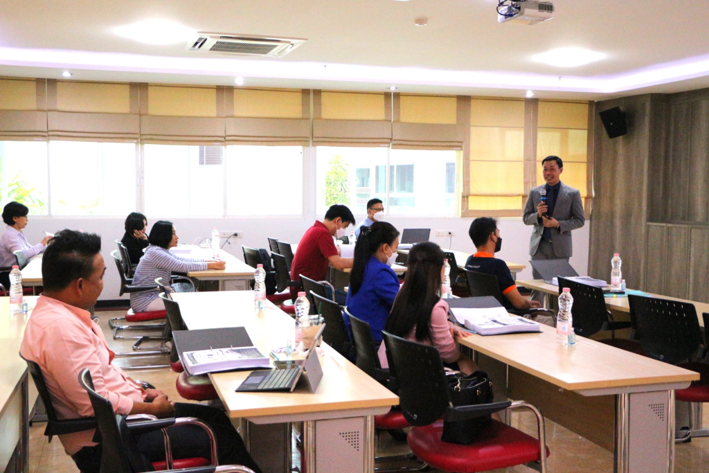 การให้ความรู้ด้านกฎหมาย