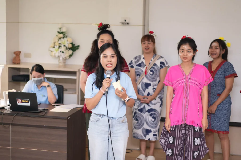 สว.-จัดกิจกรรมปลูกต้นราชพฤกษ์-เนื่องใน-วันสิ่งแวดล้อมไทย16 คณะบริหารการพัฒนาสิ่งแวดล้อม (นิด้า) ผนึกกำลังชุมชนรอบสีคิ้ว จัดกิจกรรมปลูกต้นราชพฤกษ์ เนื่องใน “วันสิ่งแวดล้อมไทย”