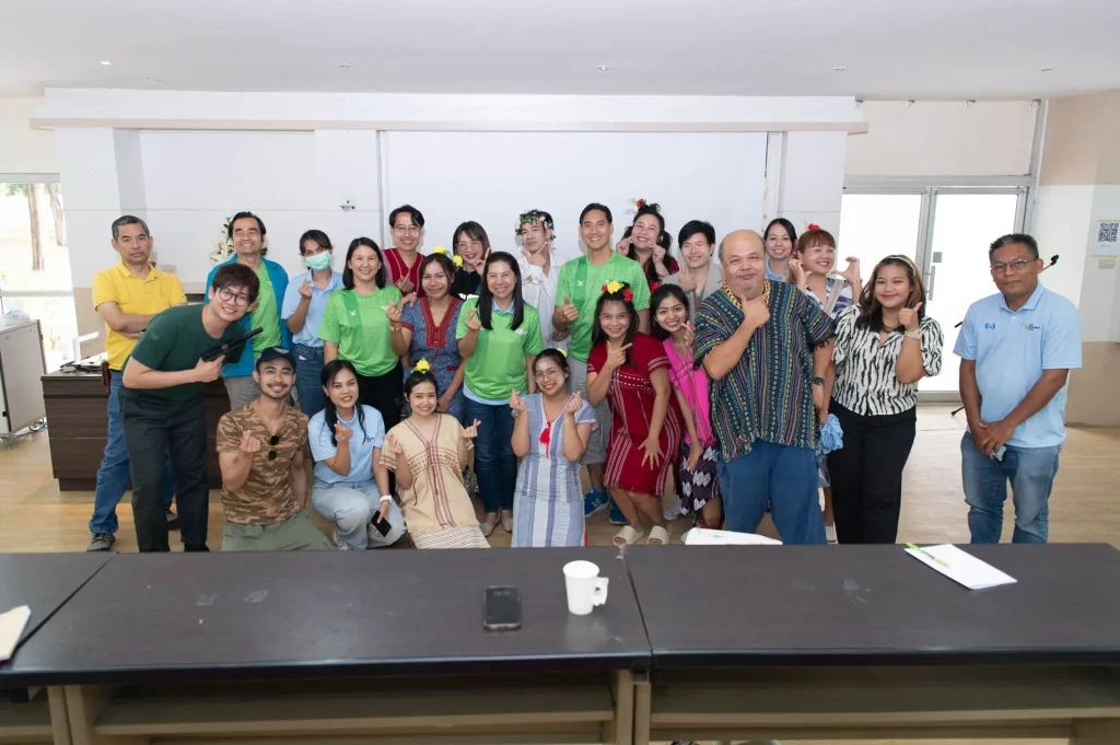 สว.-จัดกิจกรรมปลูกต้นราชพฤกษ์-เนื่องใน-วันสิ่งแวดล้อมไทย20 คณะบริหารการพัฒนาสิ่งแวดล้อม (นิด้า) ผนึกกำลังชุมชนรอบสีคิ้ว จัดกิจกรรมปลูกต้นราชพฤกษ์ เนื่องใน “วันสิ่งแวดล้อมไทย”