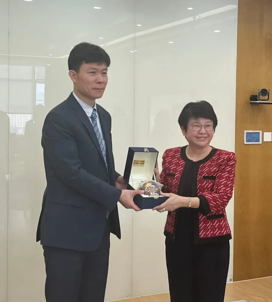 เยี่ยมเยียนมหาวิทยาลัยจีนที่เซี่ยงไฮ้​ (1)