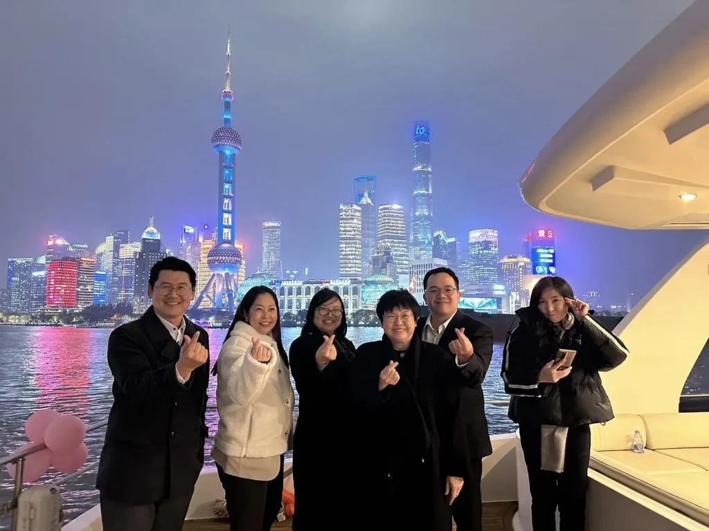 เยี่ยมเยียนมหาวิทยาลัยจีนที่เซี่ยงไฮ้​ (1)