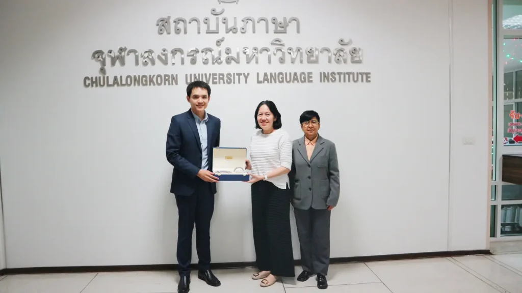 NIDA นำส่งบัตรอวยพรและปฏิทินเนื่องในโอกาสสวัสดีปีใหม่แด่สถาบันพันธมิตร