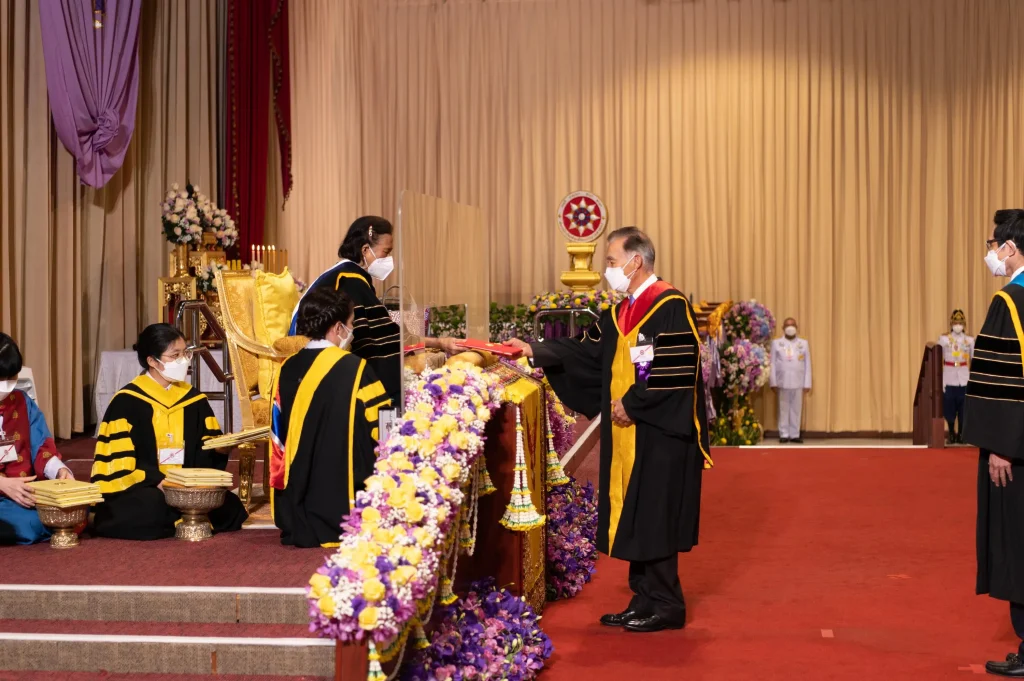 พิธีพระราชทานปริญญาบัตร-ครั้งที่-44-03 พิธีพระราชทานปริญญาบัตร สถาบันบัณฑิตพัฒนบริหารศาสตร์ ครั้งที่ 44