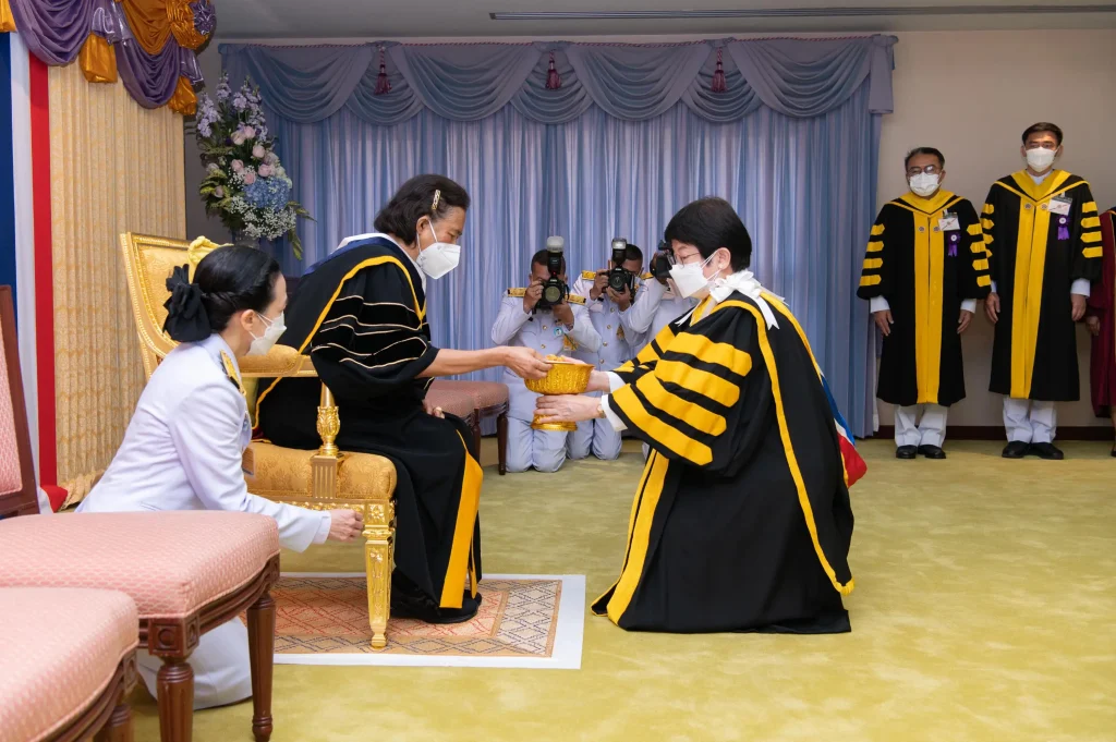 พิธีพระราชทานปริญญาบัตร-ครั้งที่-44-09 พิธีพระราชทานปริญญาบัตร สถาบันบัณฑิตพัฒนบริหารศาสตร์ ครั้งที่ 44