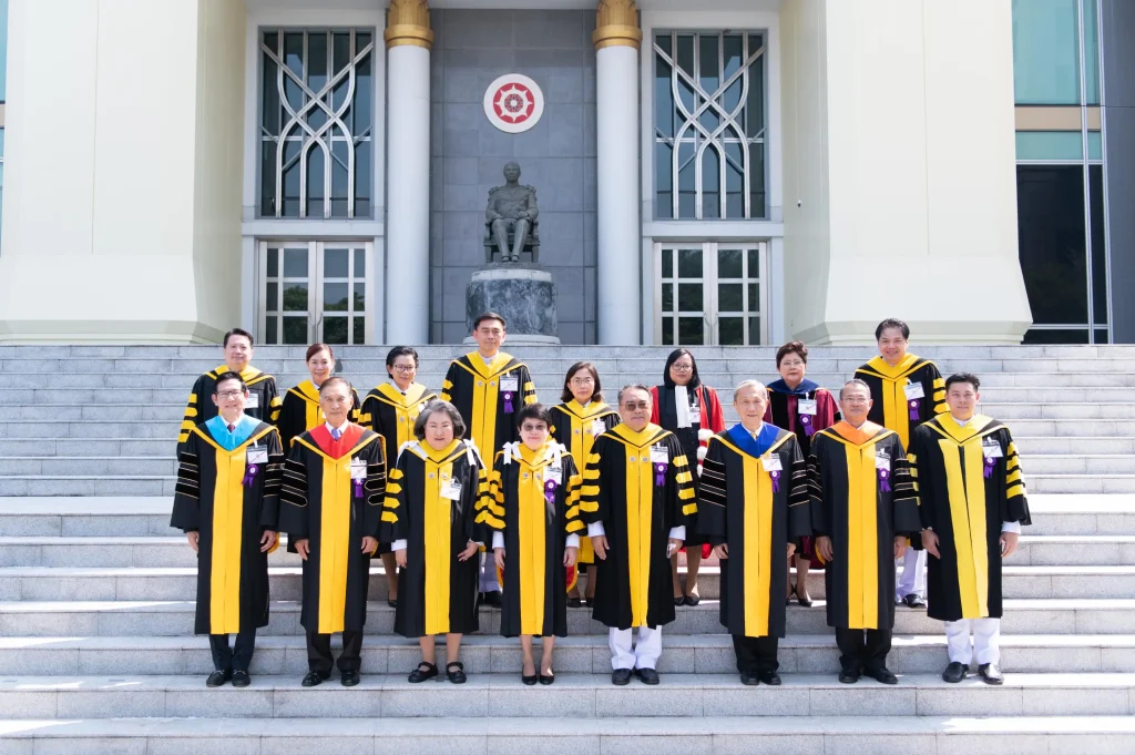 พิธีพระราชทานปริญญาบัตร-ครั้งที่-44-11 พิธีพระราชทานปริญญาบัตร สถาบันบัณฑิตพัฒนบริหารศาสตร์ ครั้งที่ 44