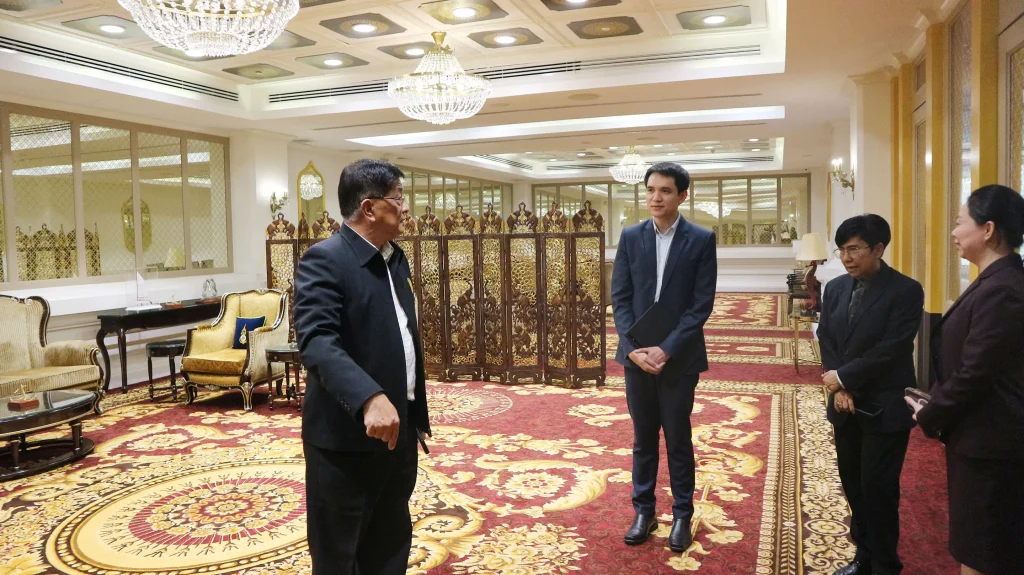 สถาบันเยือนกองทัพเรือ01 NIDA เยือนกองทัพเรือ