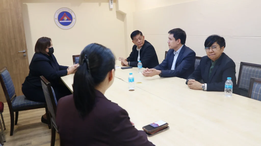 สถาบันเยือนกองทัพเรือ02 NIDA เยือนกองทัพเรือ