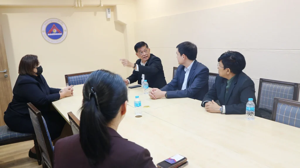 สถาบันเยือนกองทัพเรือ03 NIDA เยือนกองทัพเรือ