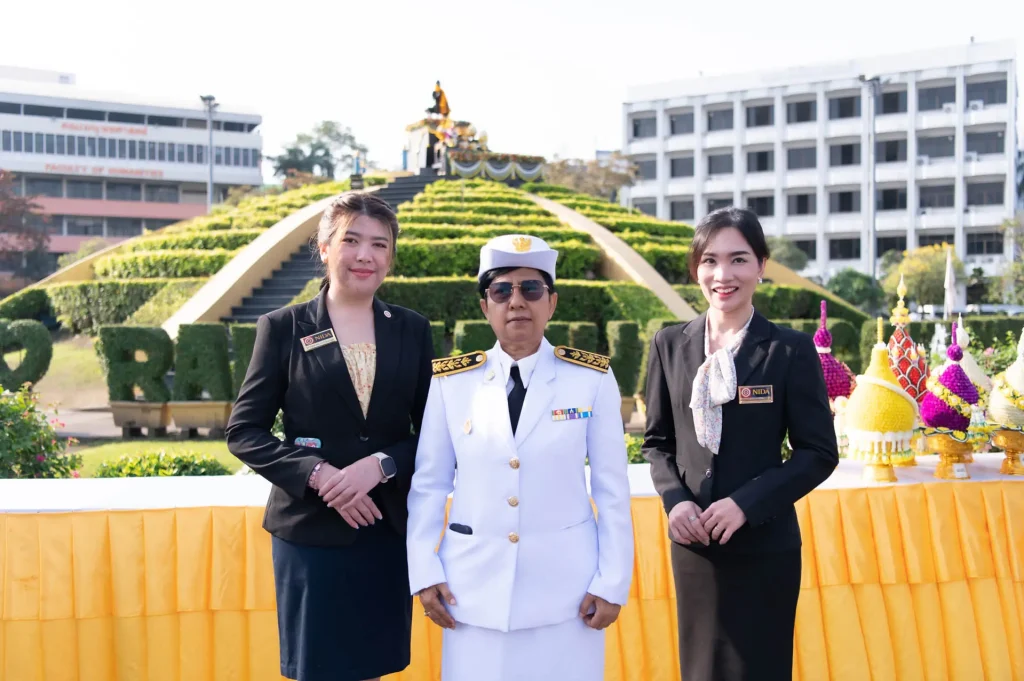 ‘นิด้า’ เข้าร่วมพิธีถวายราชสักการะและวางพานพุ่มดอกไม้เนื่องใน “วันพ่อขุนรามคำแหงมหาราช”