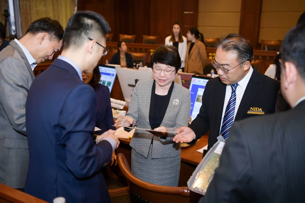 ผู้แทนจาก Zhen Ding Technology Holding Limited และกลุ่มสหพัฒน์เยือนสถาบัน