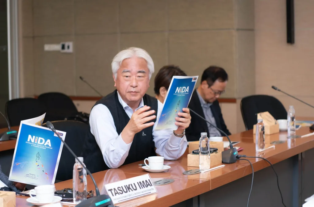 JABES-เยือนสถาบัน04 Professor Emeritus of Hakuoh University & Former President of the Japan Society for Business Ethics (JABES) เยือนสถาบัน