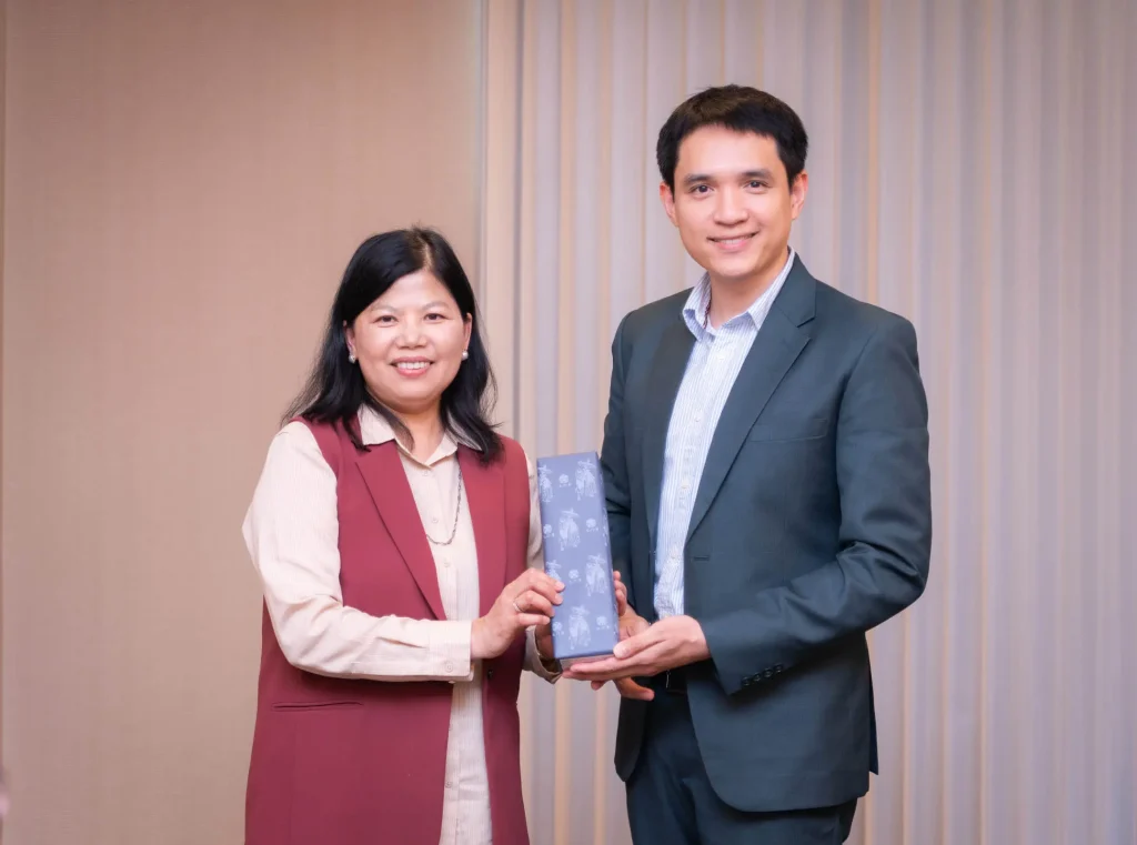 JABES-เยือนสถาบัน08 Professor Emeritus of Hakuoh University & Former President of the Japan Society for Business Ethics (JABES) เยือนสถาบัน