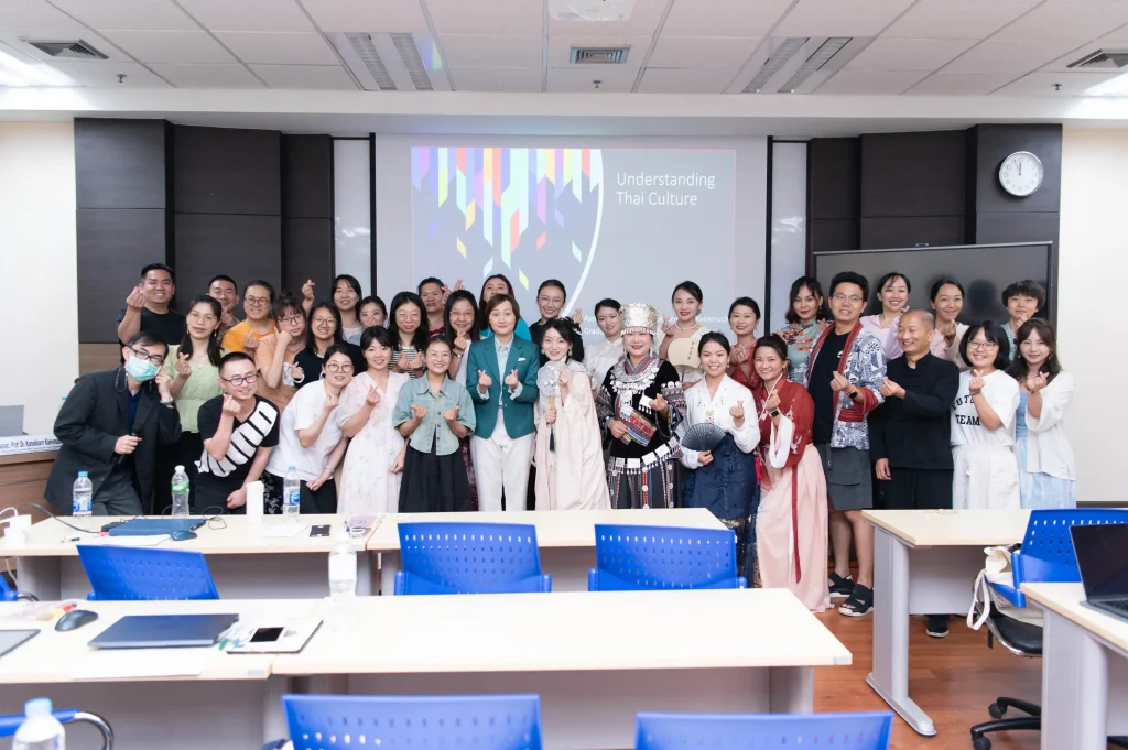 โครงการเรียนรู้วัฒนธรรมไทยเบื้องต้นและการสื่อสารข้ามวัฒนธรรมสำหรับนักศึกษาต่างชาติ ภาคการศึกษาที่ 2/2566