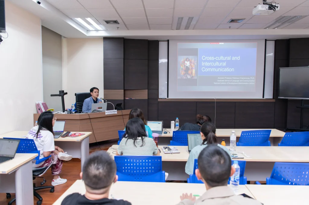 โครงการเรียนรู้วัฒนธรรมไทยเบื้องต้นและการสื่อสารข้ามวัฒนธรรมสำหรับนักศึกษาต่างชาติ ภาคการศึกษาที่ 2/2566