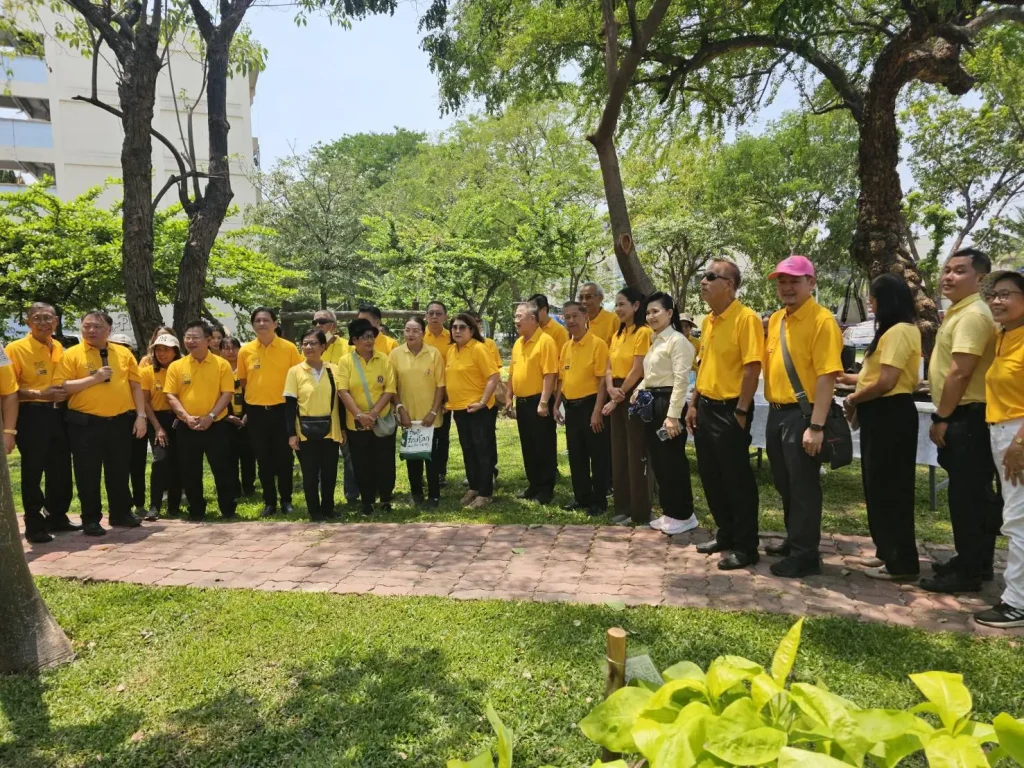 670401tree05 กิจกรรมทำความดีเพื่อสังคมและสิ่งแวดล้อม เนื่องในโอกาสครบรอบปีที่ 58 แห่งการสถาปนาสถาบันบัณฑิตพัฒนบริหารศาสตร์