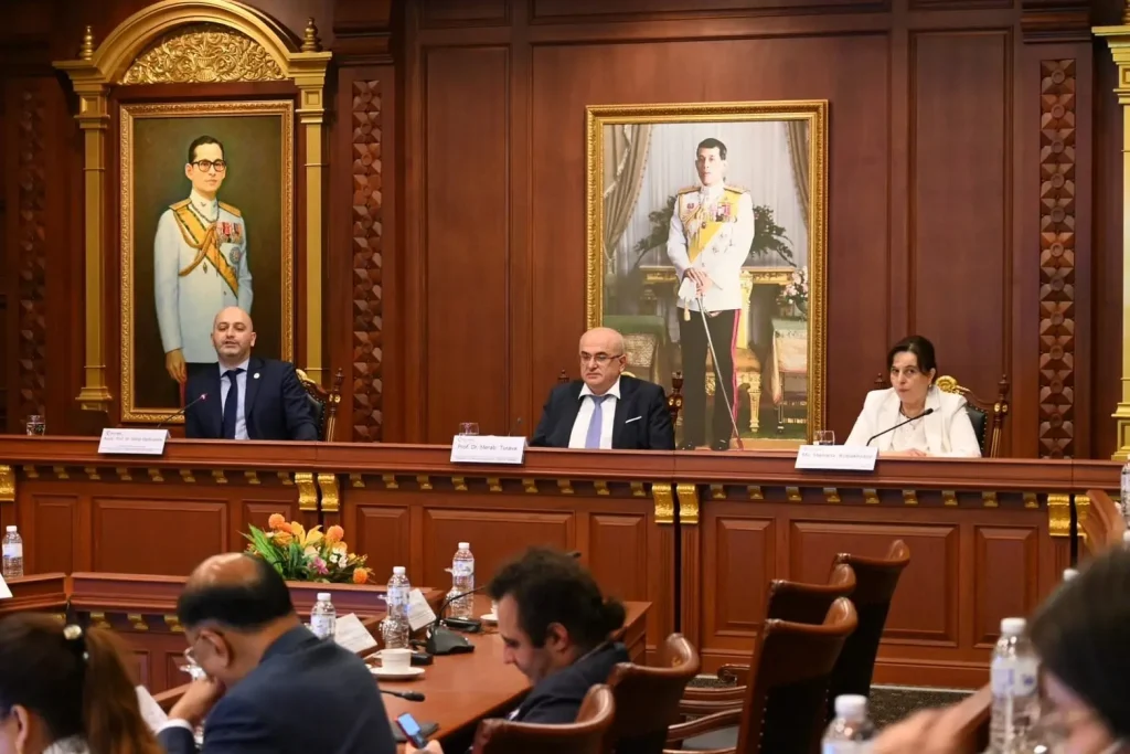 บรรยายพิเศษ “การพิทักษ์รัฐธรรมนูญและความยุติธรรมทางอาญาระหว่างประเทศ : ความท้าทายและพัฒนาการ”