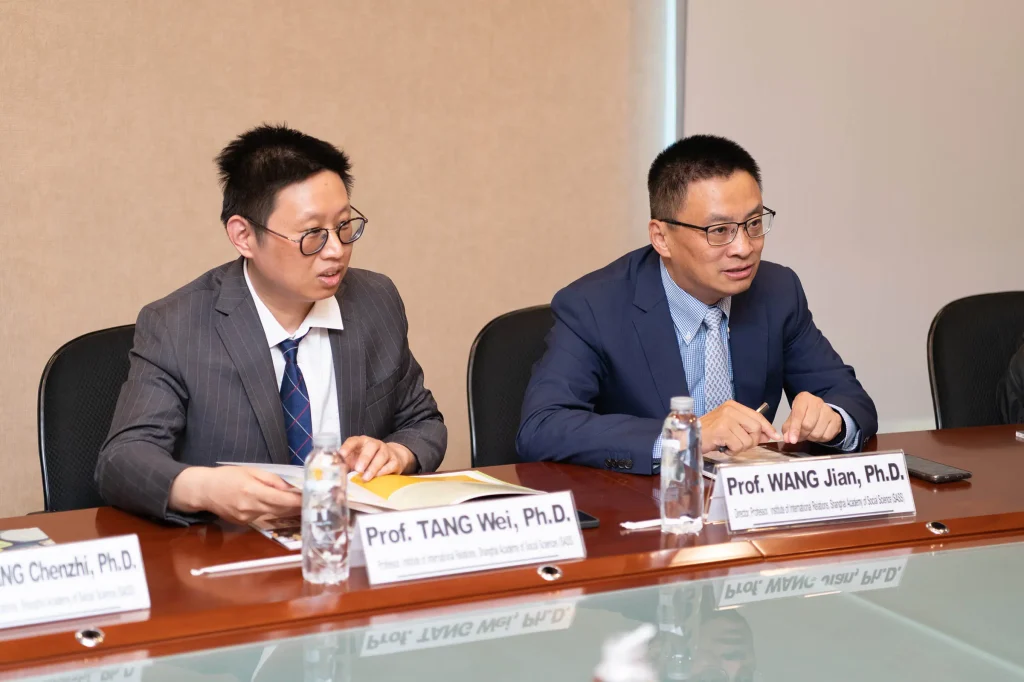 670514SASS04 Professor Dr. WANG Jian และทีมงานจาก Shanghai Academy of Social Sciences (SASS) เยือนสถาบัน