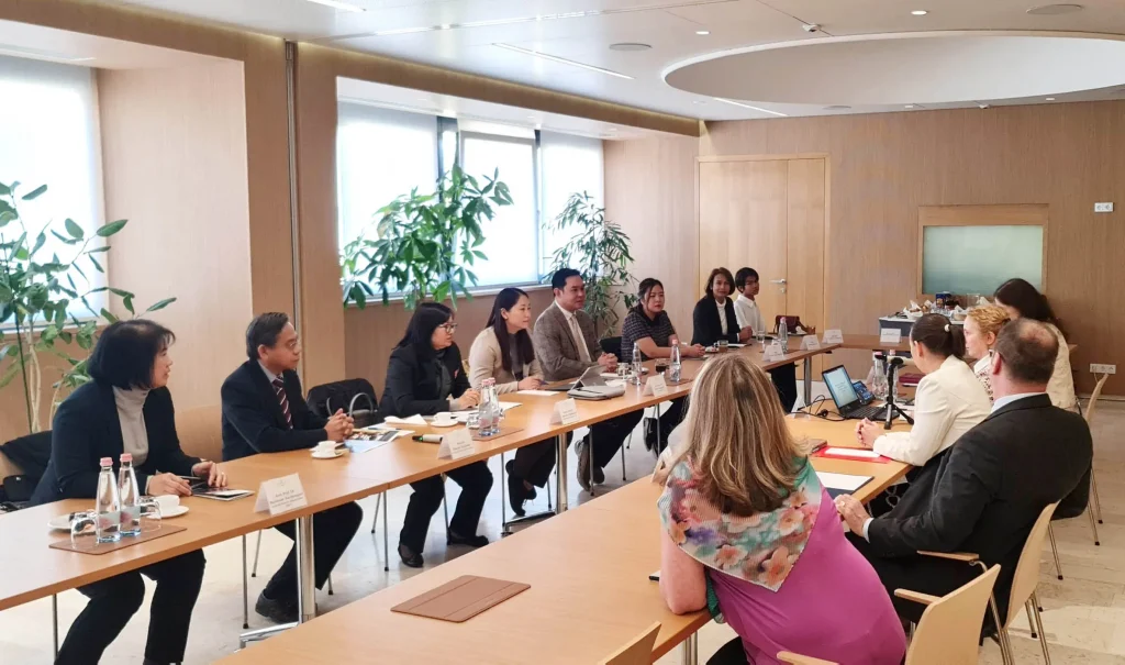 ‘นิติ’ นิด้า เข้าศึกษาเยี่ยมชม ศาลรัฐธรรมนูญแห่งสาธารณรัฐฮังการี