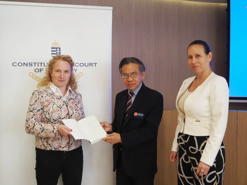 ‘นิติ’ นิด้า เข้าศึกษาเยี่ยมชม ศาลรัฐธรรมนูญแห่งสาธารณรัฐฮังการี