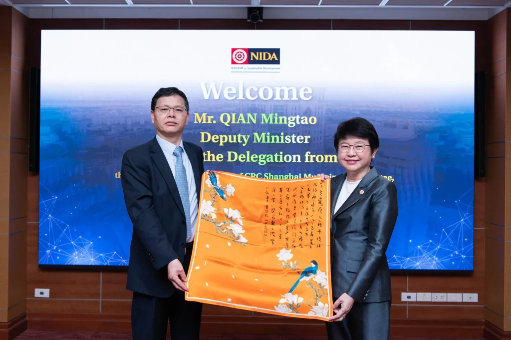 The Organization Department of CPC Shanghai Municipal Committee สาธารณรัฐประชาชนจีน เยือนสถาบัน