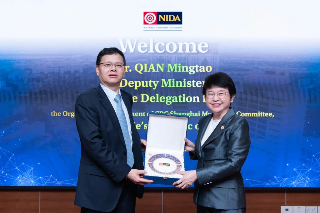 The Organization Department of CPC Shanghai Municipal Committee สาธารณรัฐประชาชนจีน เยือนสถาบัน