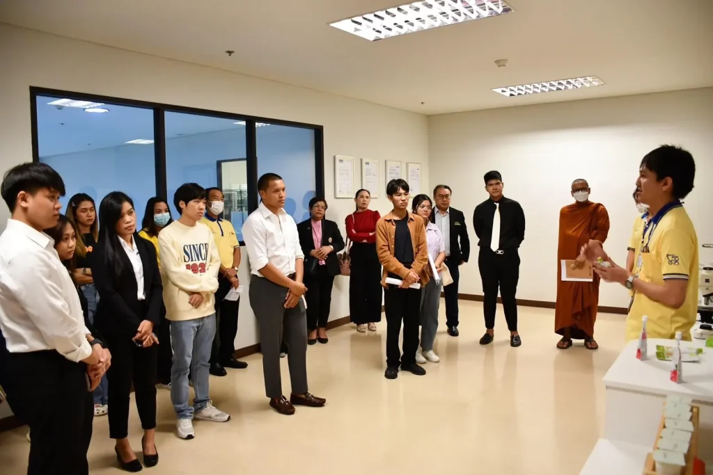 ”นิด้า“ นำนักศึกษา ND4000 (Group 1) ศึกษาดูงานการพัฒนาที่ยั่งยืน ‘มูลนิธิทันตนวัตกรรมฯ’