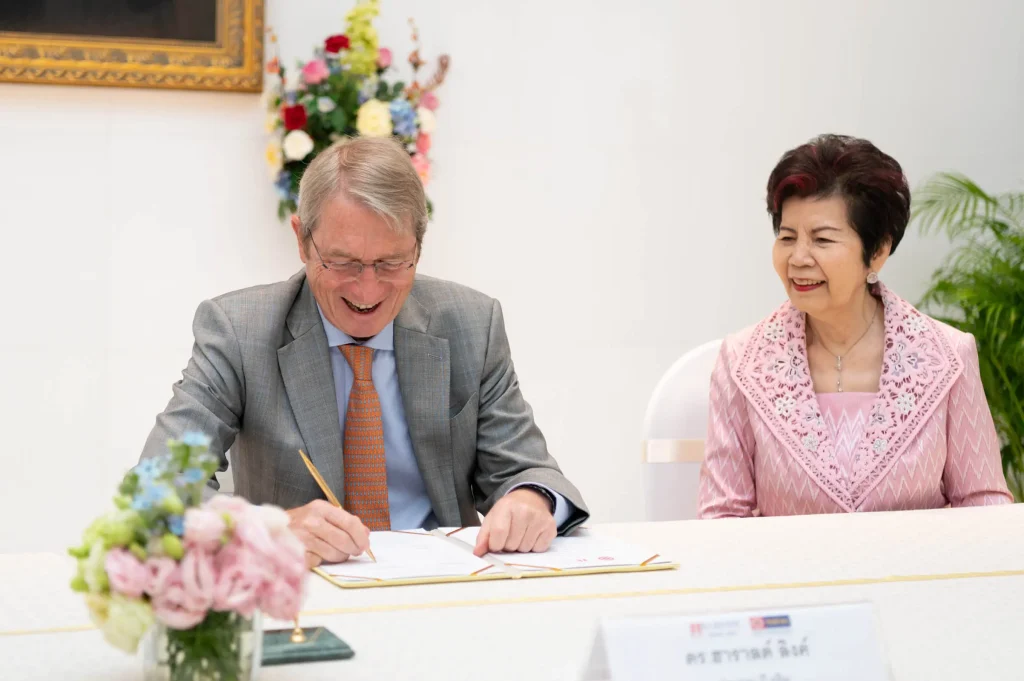 ‘นิด้า’ จับมือ ‘บี.กริม เพาเวอร์’ ลงนาม MOU ส่งเสริมการศึกษาพัฒนาองค์ความรู้ด้านพลังงานที่ยั่งยืน