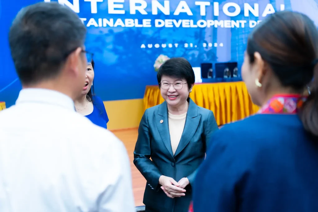 ‘นิด้า – ECNU’ เปิดเวทีดีเบตระดับนานาชาติ ในหัวข้อ ‘การพัฒนาที่ยั่งยืน’