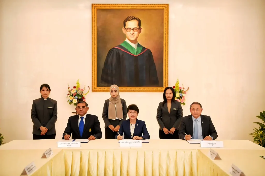 นิด้า – ม.อ. – บจก.ไทยไฟลท์เทรนนิ่ง ลงนามความร่วมมือทางวิชาการ พัฒนาหลักสูตร‘การจัดการการบินเพื่อความยั่งยืน’