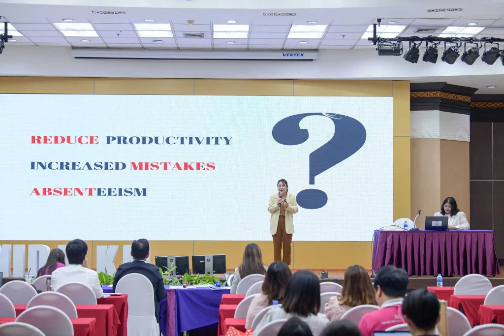 10 บุคลากรนิด้าโชว์ผลงานบนเวที KM Forum พัฒนากระบวนการปฏิบัติงานที่มีประสิทธิภาพและยั่งยืน