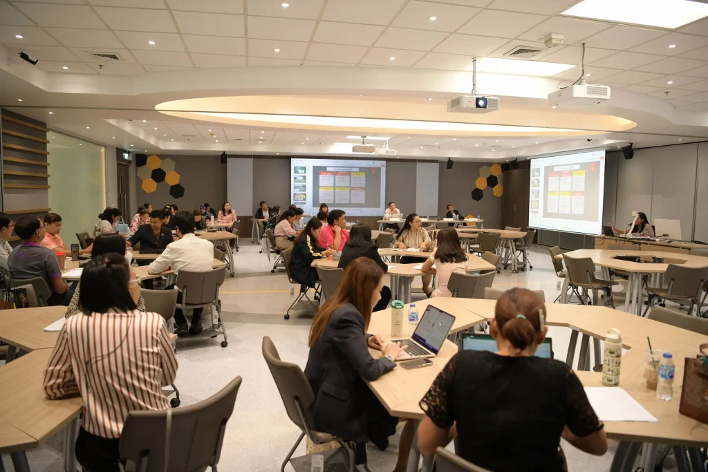 Subordinate Law05 การอบรมเชิงปฏิบัติการหลักสูตร การยกร่างกฎหมายลำดับรองให้ถูกต้องตามขอบเขตของกฎหมาย และสามารถบังคับใช้ได้อย่างมีประสิทธิภาพ ได้จบหลักสูตรแล้ว