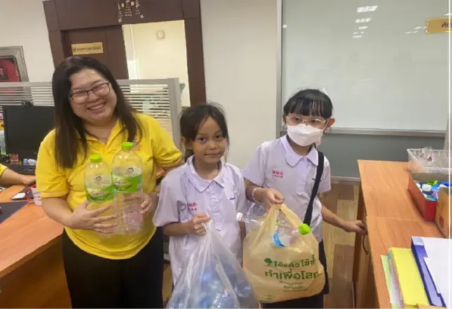 การจัดการขยะภายใต้นโยบายนิด้าเป็นมิตรกับสิ่งแวดล้อม