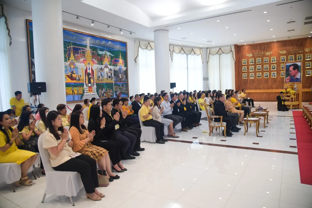 ‘นิด้า’ จัดพิธีทำบุญตักบาตร น้อมรำลึกในพระมหากรุณาธิคุณ ในหลวงรัชกาลที่ ๙ ผู้ทรงก่อกำเนิดสถาบัน