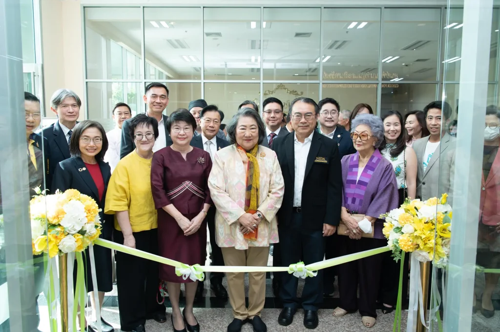 ccad 01 นิด้าเปิดตัว “ศูนย์พัฒนาทุนและสินทรัพย์” อย่างเป็นทางการในบรรยากาศอบอุ่น แขกผู้มีเกียรติ คณาจารย์ - นักศึกษา - ศิษย์เก่า ร่วมแสดงความยินดีอย่างคับคั่ง