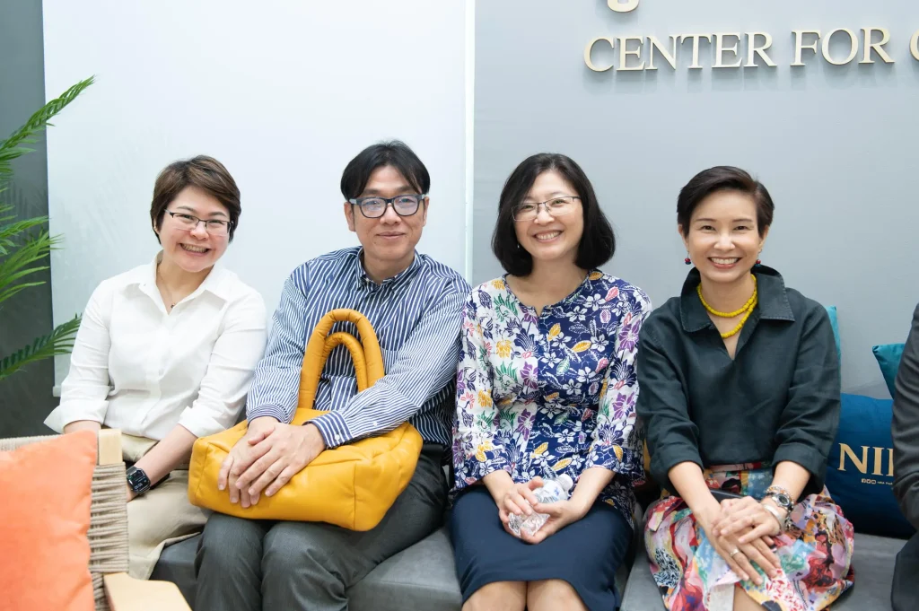 ccad 07 นิด้าเปิดตัว “ศูนย์พัฒนาทุนและสินทรัพย์” อย่างเป็นทางการในบรรยากาศอบอุ่น แขกผู้มีเกียรติ คณาจารย์ - นักศึกษา - ศิษย์เก่า ร่วมแสดงความยินดีอย่างคับคั่ง