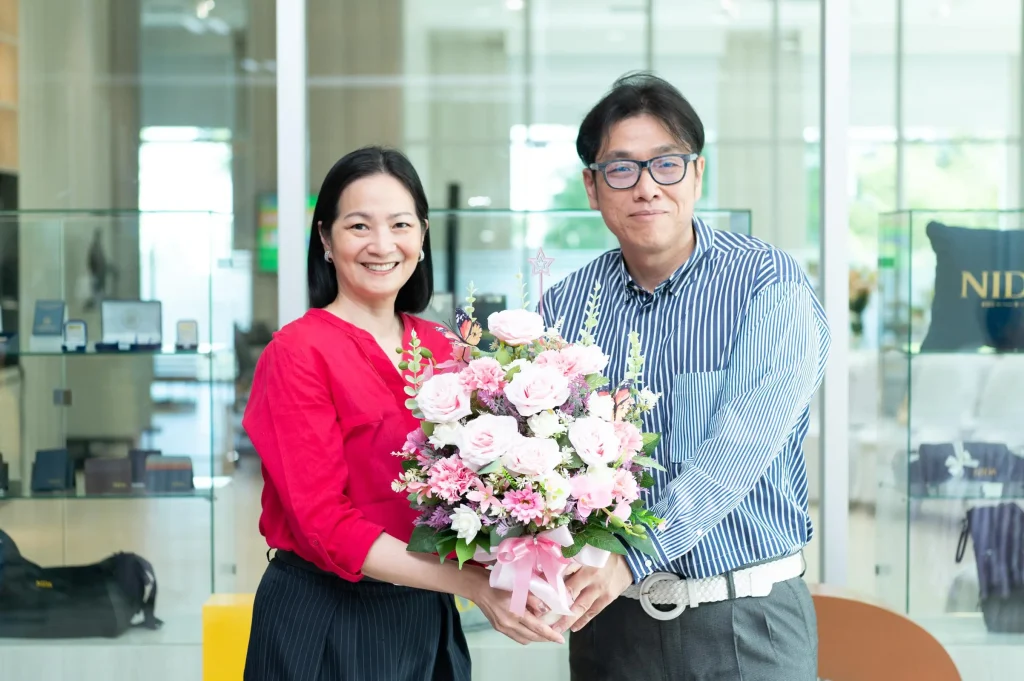 ccad 32 นิด้าเปิดตัว “ศูนย์พัฒนาทุนและสินทรัพย์” อย่างเป็นทางการในบรรยากาศอบอุ่น แขกผู้มีเกียรติ คณาจารย์ - นักศึกษา - ศิษย์เก่า ร่วมแสดงความยินดีอย่างคับคั่ง