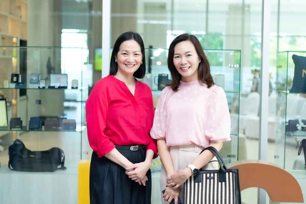 ccad 34 นิด้าเปิดตัว “ศูนย์พัฒนาทุนและสินทรัพย์” อย่างเป็นทางการในบรรยากาศอบอุ่น แขกผู้มีเกียรติ คณาจารย์ - นักศึกษา - ศิษย์เก่า ร่วมแสดงความยินดีอย่างคับคั่ง